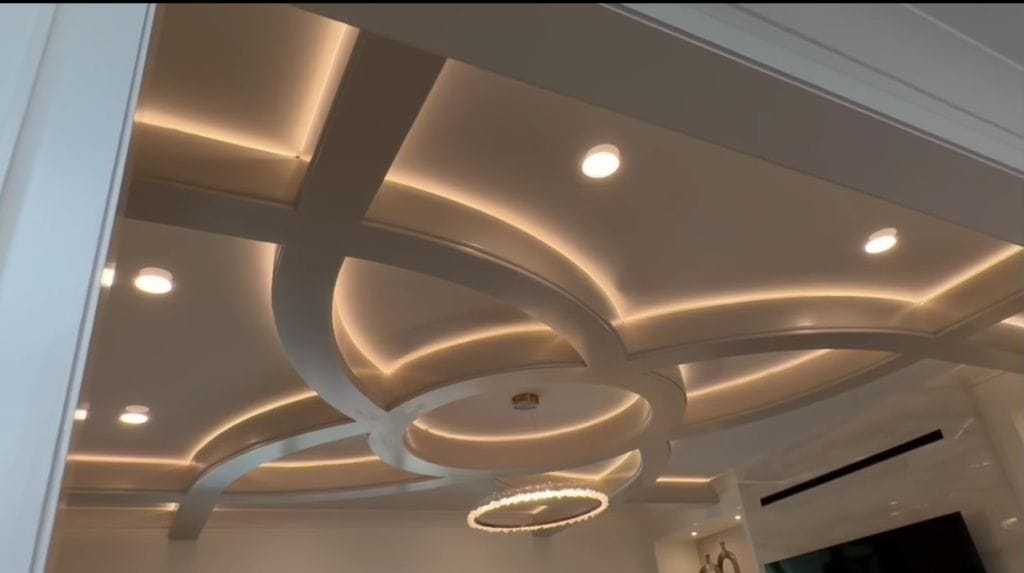 Curved decorative ceiling millwork built by Heavin Trim Carpenters